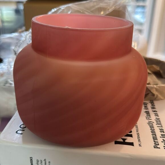 NWT ANTHROPLOGIE SANDSTONE VOLCANO CANDLE 70 hrs 19 oz - Picture 6 of 7